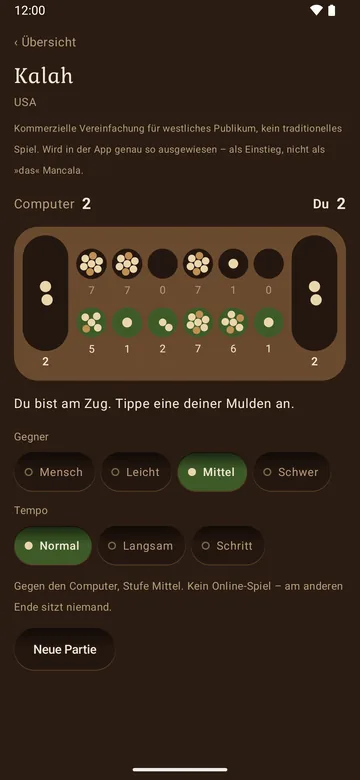 Kalah-Partie gegen den Computer: Holzbrett mit Samen, grüne Mulden zeigen die möglichen Züge, darunter Gegner und Tempo.